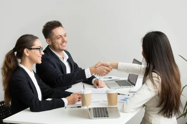 Critical Thinking in HRM How to Think Clearly and Manage Effectively - Online