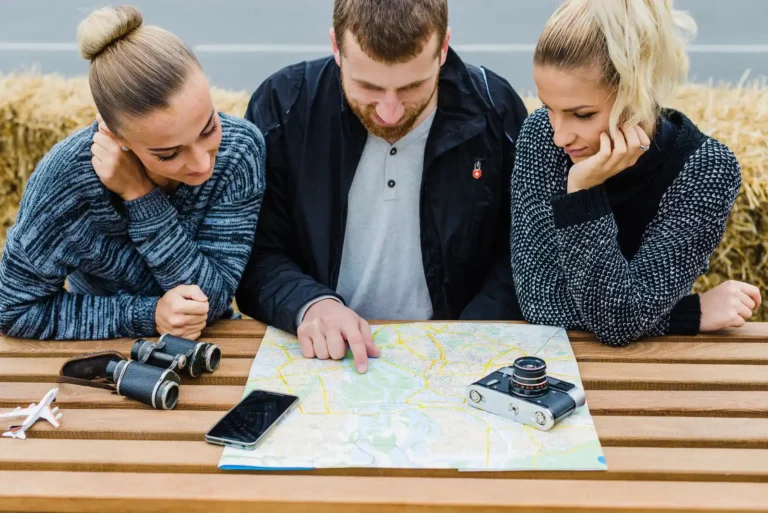 friends-sitting-map_23-2147654151